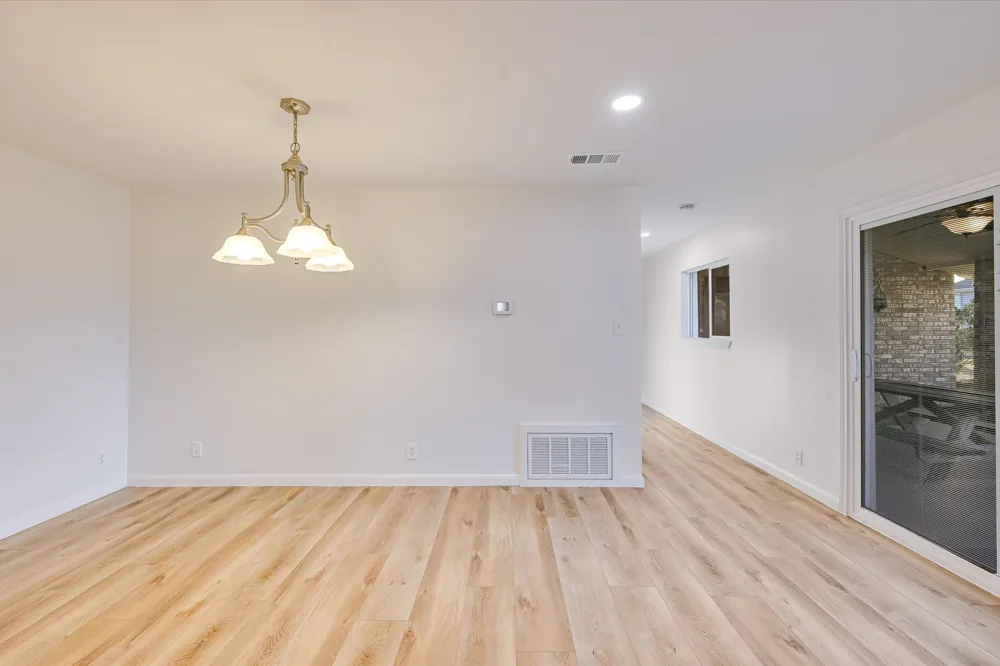 122 Forest Lake Drive Del Valle, TX 78617
