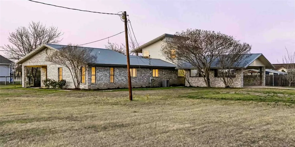 122 Forest Lake Drive Del Valle, TX 78617