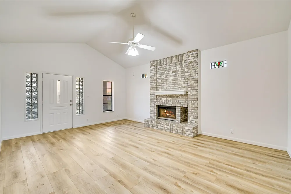 122 Forest Lake Drive Del Valle, TX 78617