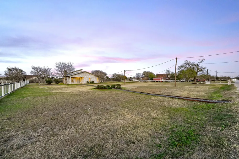 122 Forest Lake Drive Del Valle, TX 78617
