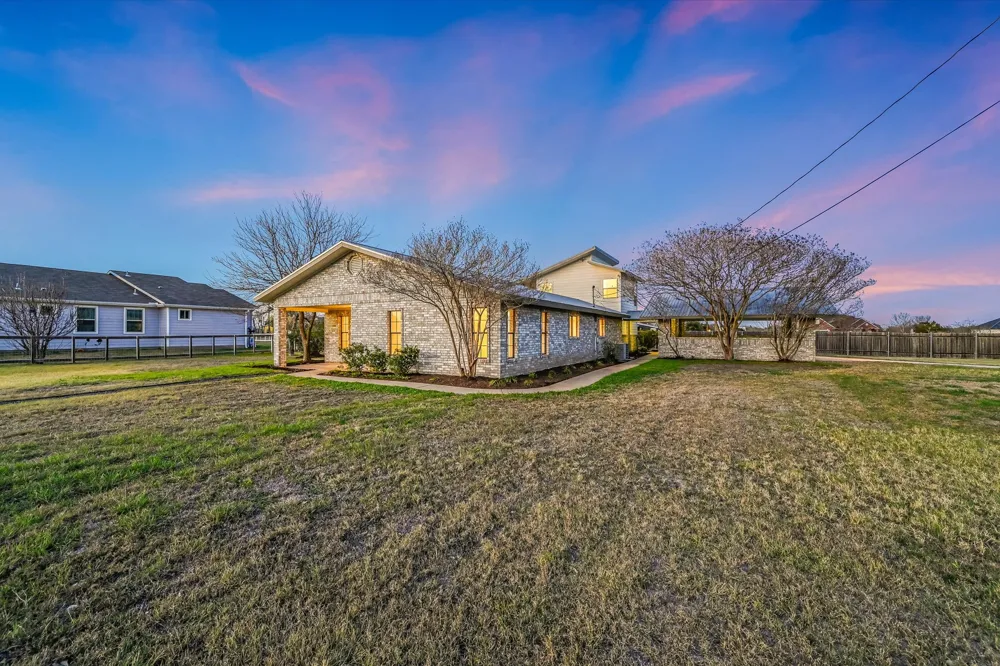 122 Forest Lake Drive Del Valle, TX 78617