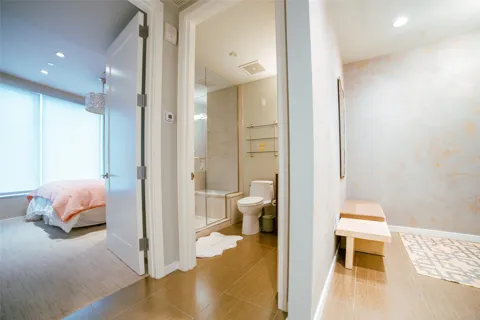 200 Congress Avenue #11C