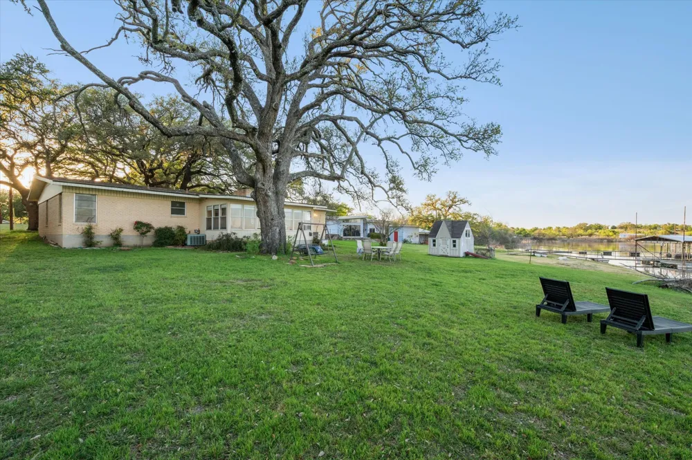 210 Lake Loop Tow, TX 78672