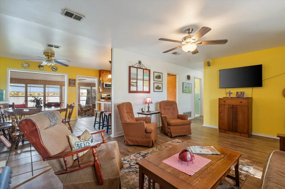 210 Lake Loop Tow, TX 78672