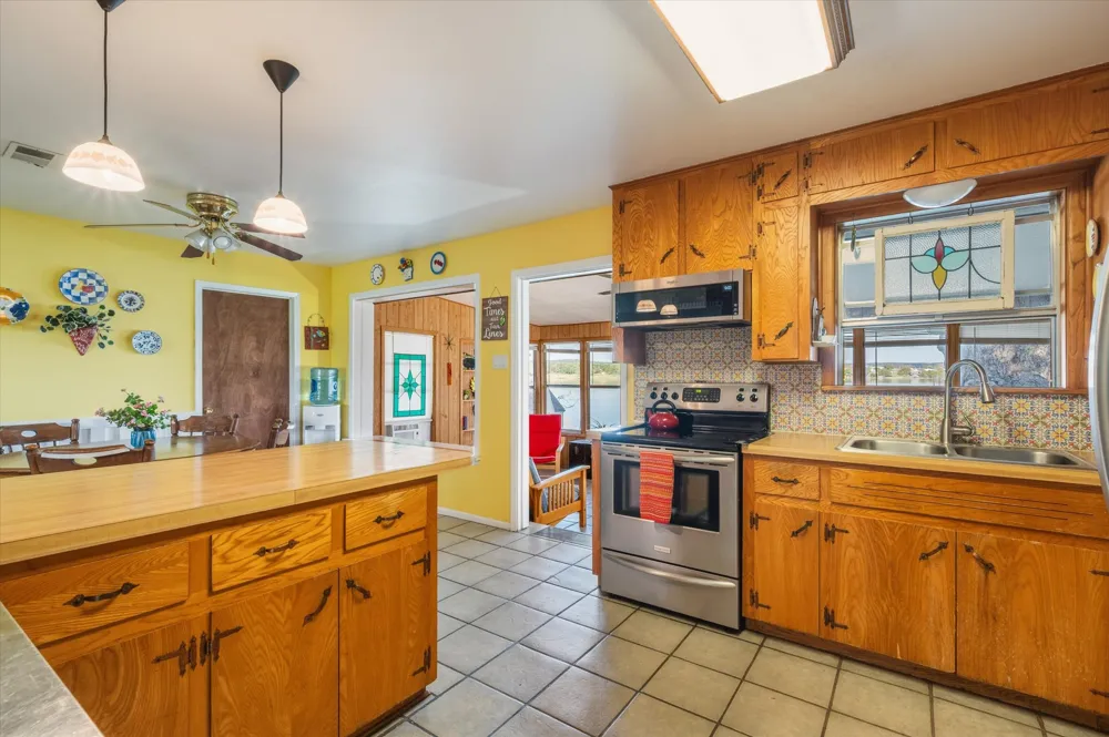 210 Lake Loop Tow, TX 78672