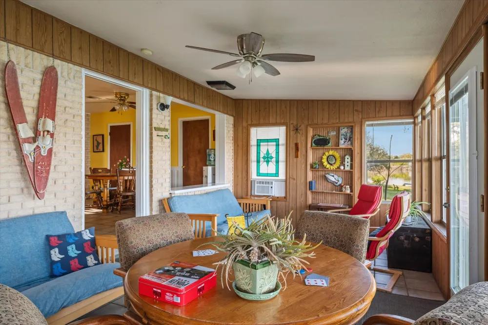 210 Lake Loop Tow, TX 78672