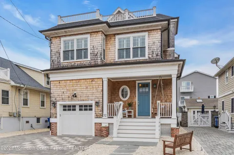 32 3rd Avenue