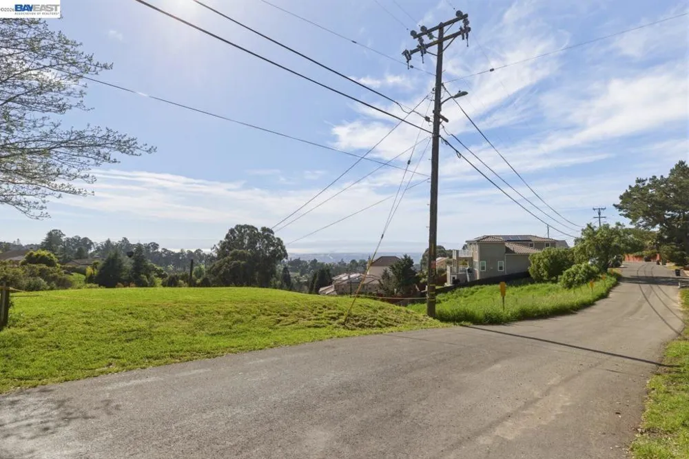 27188 Hayward Blvd Hayward, CA 94542