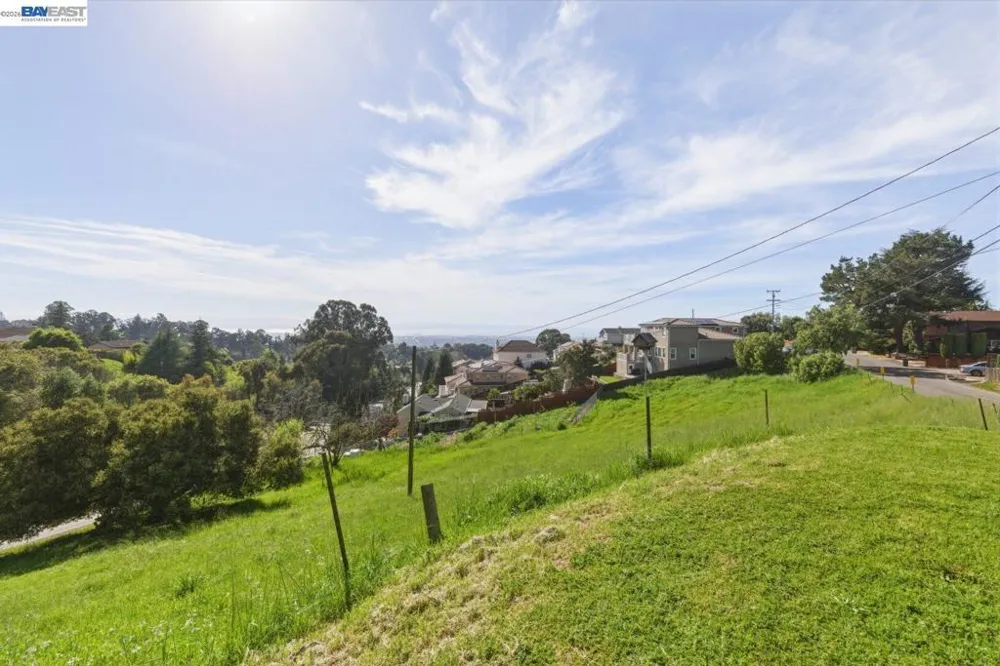 27188 Hayward Blvd Hayward, CA 94542