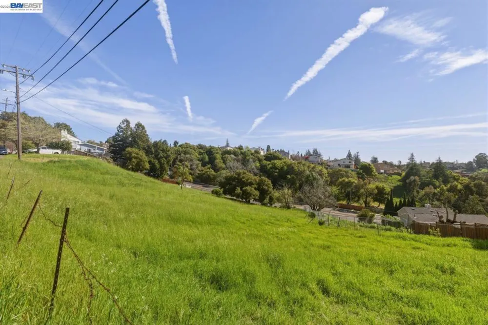 27188 Hayward Blvd Hayward, CA 94542