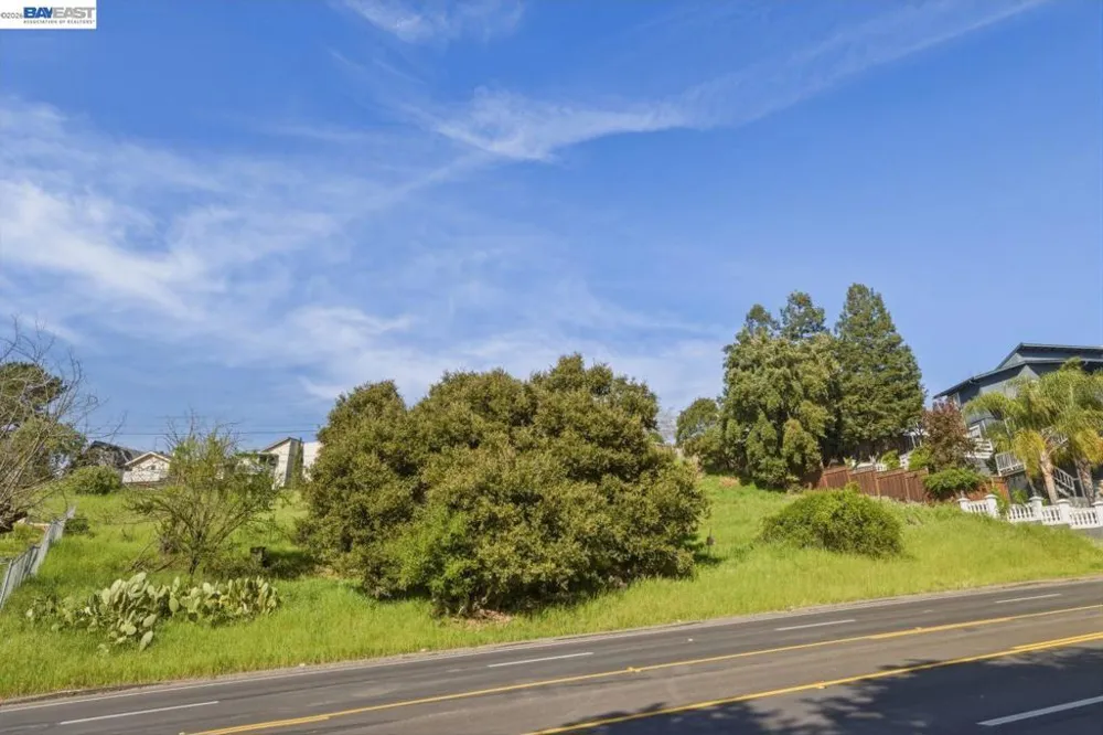27188 Hayward Blvd Hayward, CA 94542