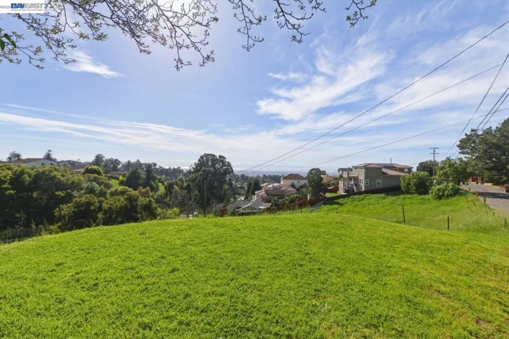 27188 Hayward Blvd Hayward, CA 94542