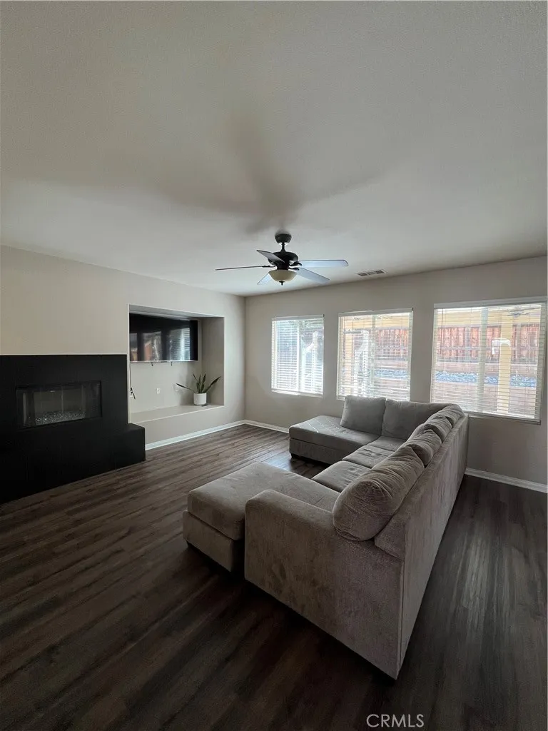 12971 Fawnskin Hesperia, CA 92344
