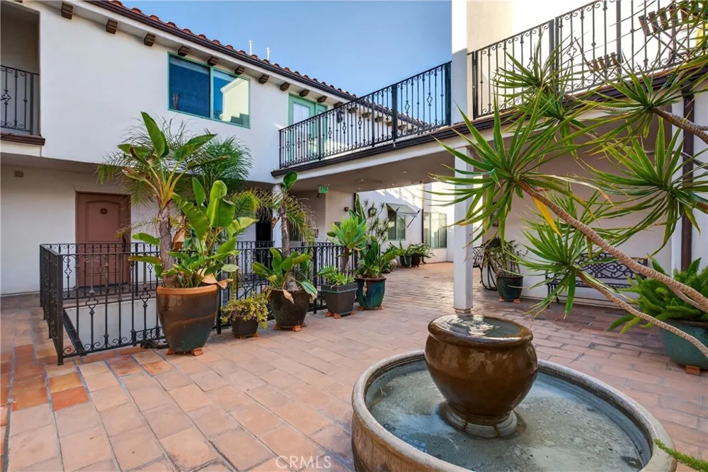 4301 Los Feliz #12 Los Angeles, CA 90027