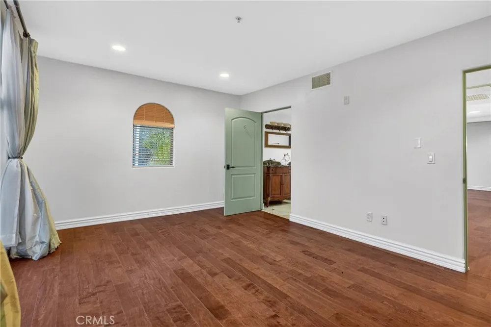 4301 Los Feliz #12 Los Angeles, CA 90027
