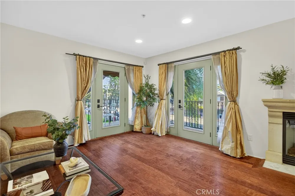4301 Los Feliz #12 Los Angeles, CA 90027