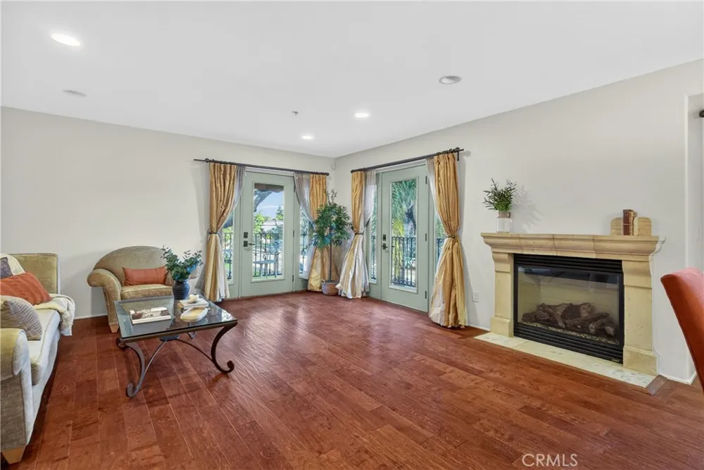 4301 Los Feliz #12 Los Angeles, CA 90027