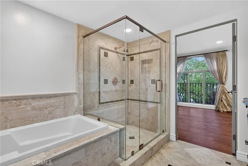 4301 Los Feliz #12 Los Angeles, CA 90027