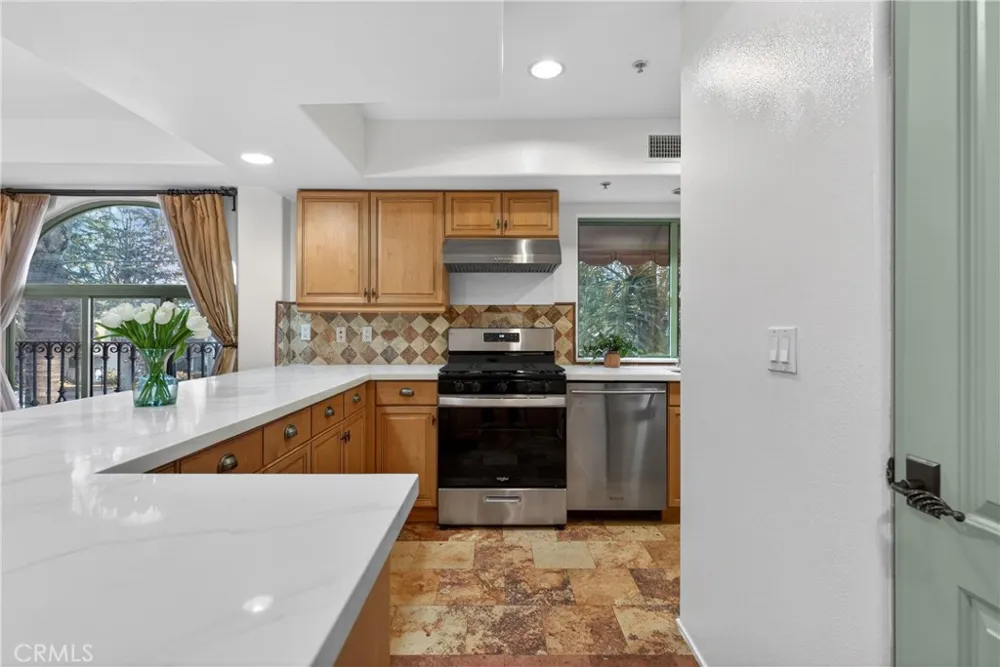 4301 Los Feliz #12 Los Angeles, CA 90027