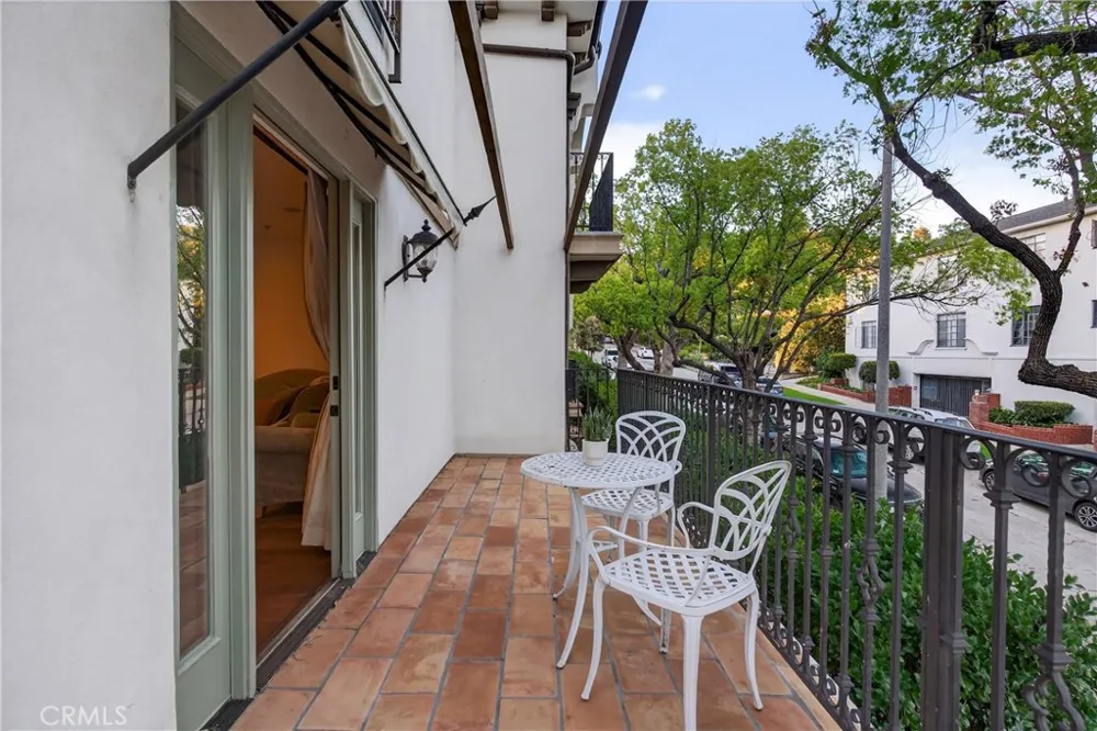 4301 Los Feliz #12 Los Angeles, CA 90027