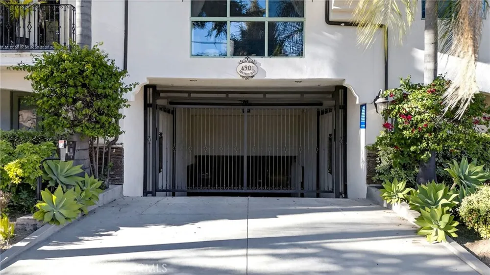 4301 Los Feliz #12 Los Angeles, CA 90027