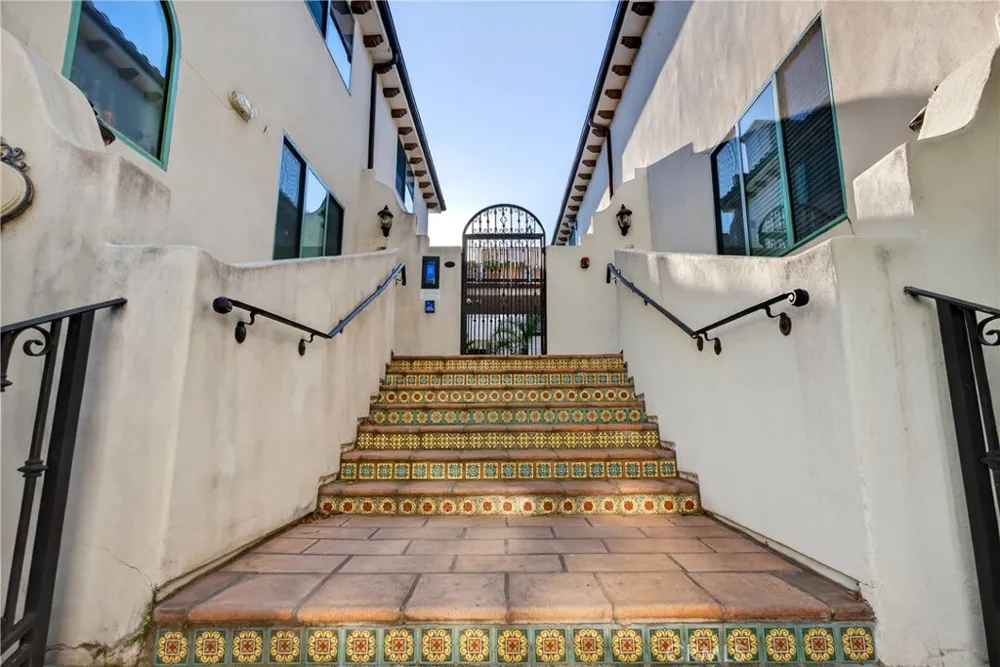 4301 Los Feliz #12 Los Angeles, CA 90027