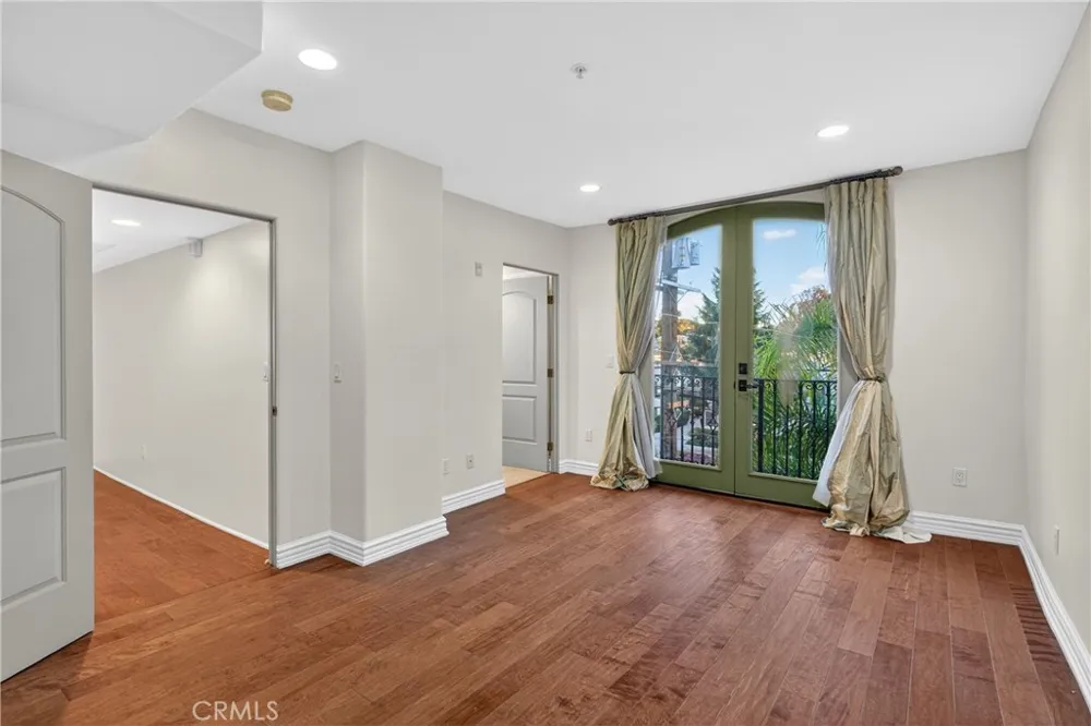4301 Los Feliz #12 Los Angeles, CA 90027