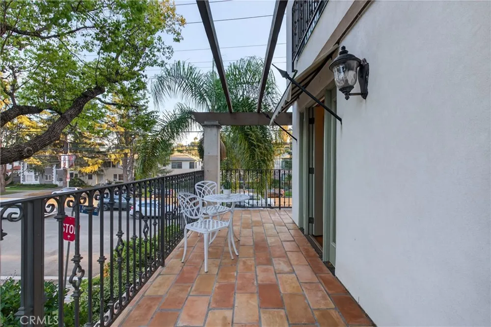 4301 Los Feliz #12 Los Angeles, CA 90027