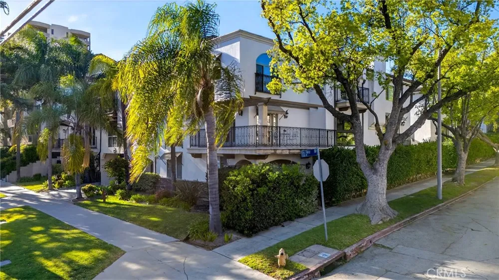4301 Los Feliz #12 Los Angeles, CA 90027