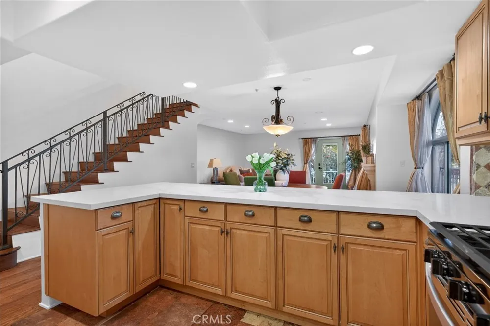 4301 Los Feliz #12 Los Angeles, CA 90027