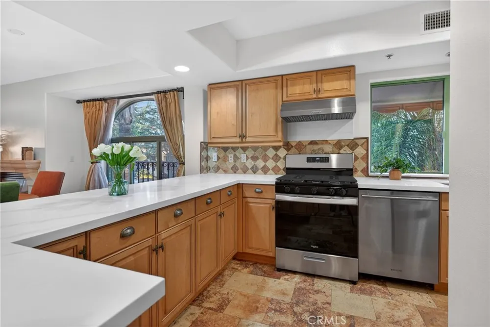 4301 Los Feliz #12 Los Angeles, CA 90027