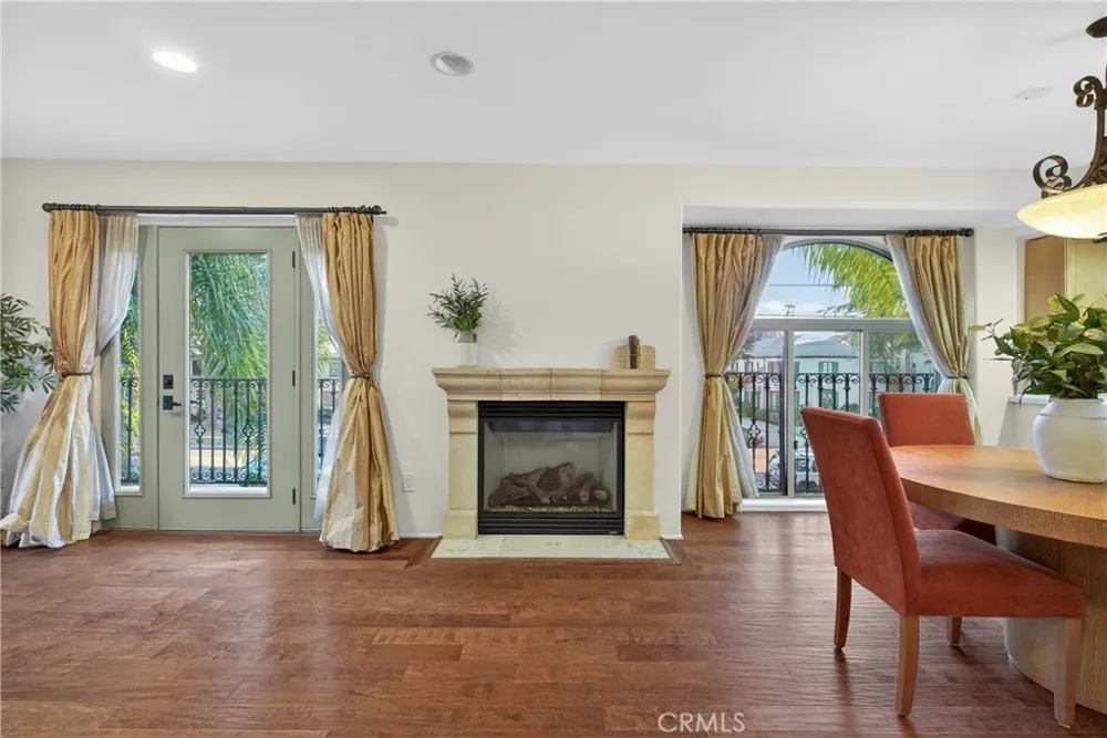 4301 Los Feliz #12 Los Angeles, CA 90027