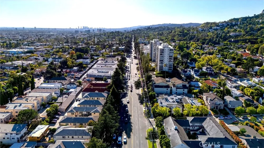 4301 Los Feliz #12 Los Angeles, CA 90027