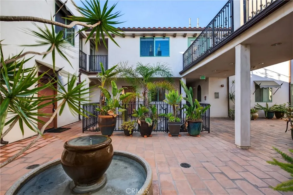 4301 Los Feliz #12 Los Angeles, CA 90027