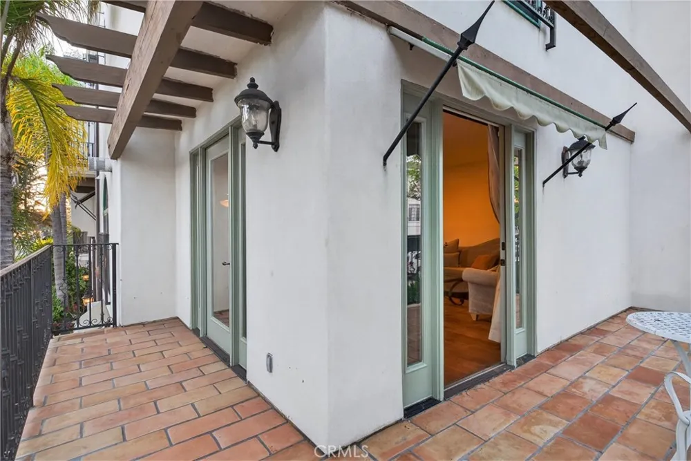 4301 Los Feliz #12 Los Angeles, CA 90027
