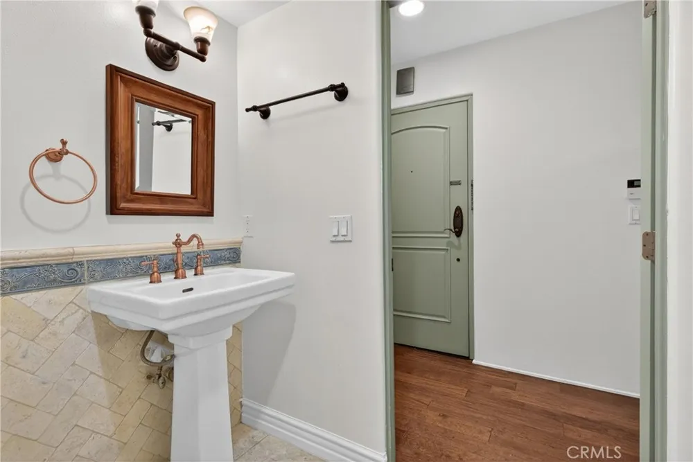 4301 Los Feliz #12 Los Angeles, CA 90027