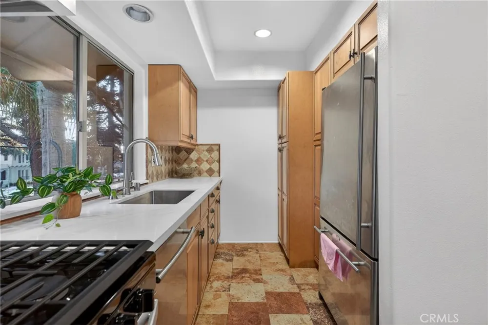 4301 Los Feliz #12 Los Angeles, CA 90027