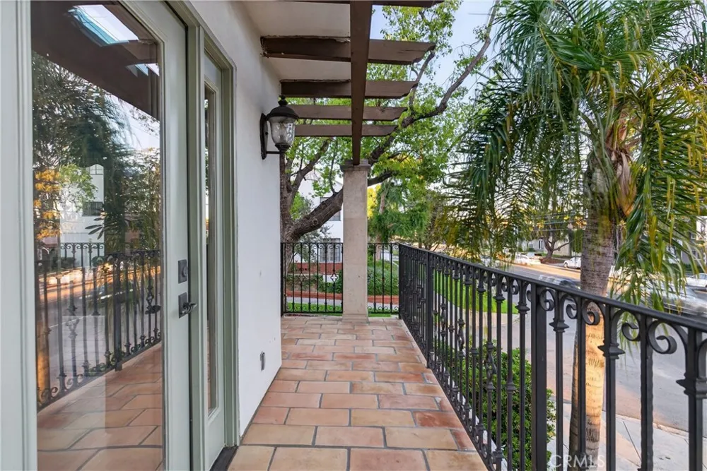 4301 Los Feliz #12 Los Angeles, CA 90027