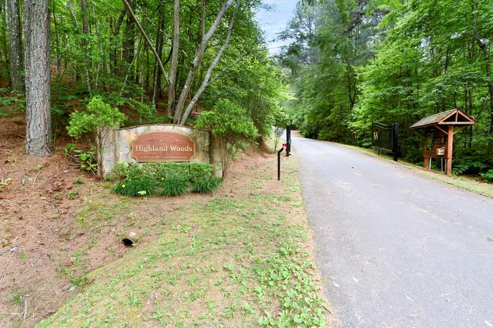 126 Hummingbird Way Copperhill, TN 37317
