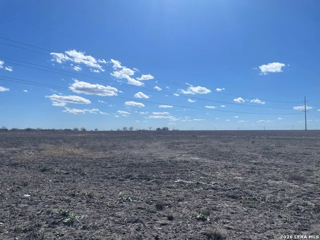 203 Farmhouse Marion, TX 78124