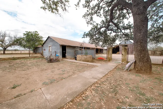 7400 State Highway 27 Comfort, TX 78013