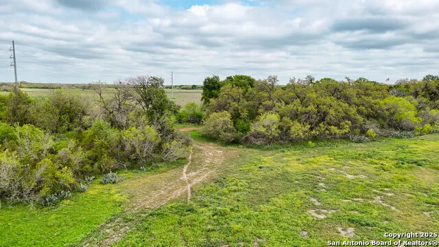 1001 S IH 35 Devine, TX 78016