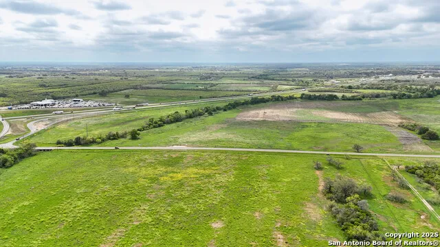 1001 S IH 35 Devine, TX 78016