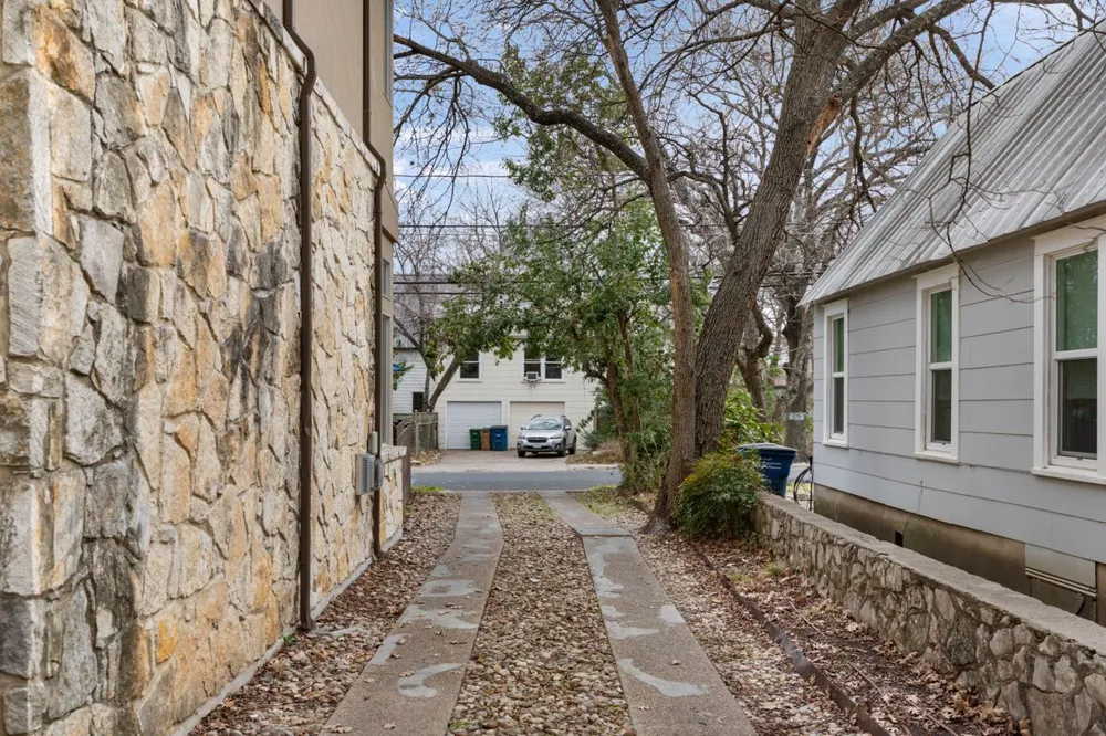 2002 Kinney Avenue #A Austin, TX 78704