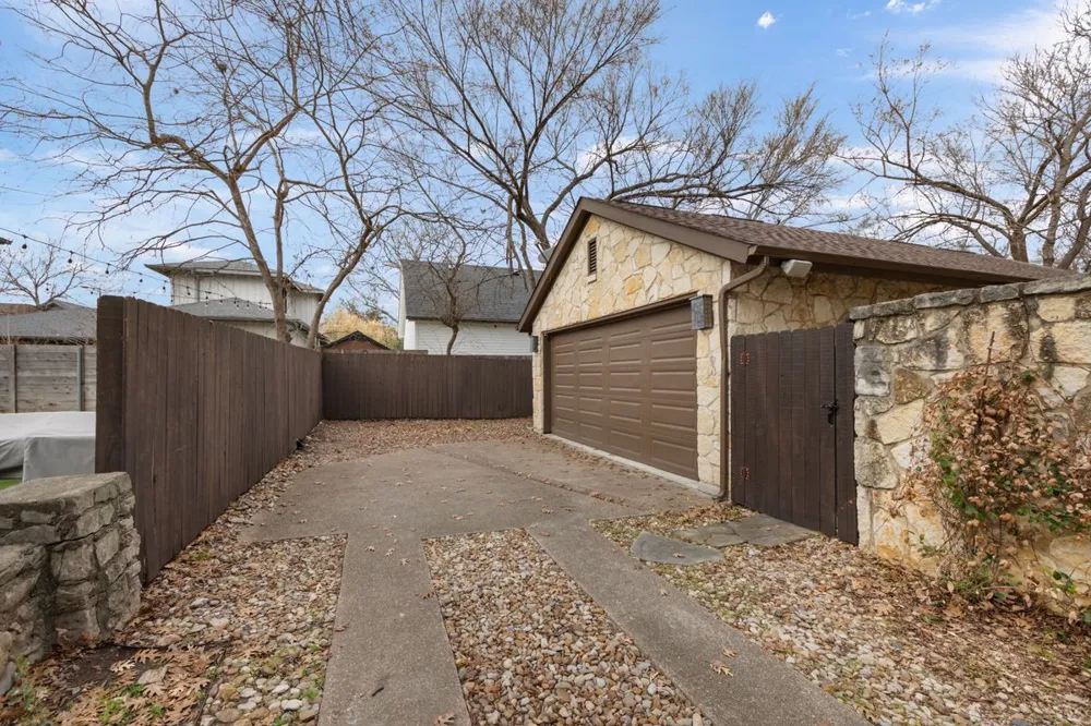 2002 Kinney Avenue #A Austin, TX 78704