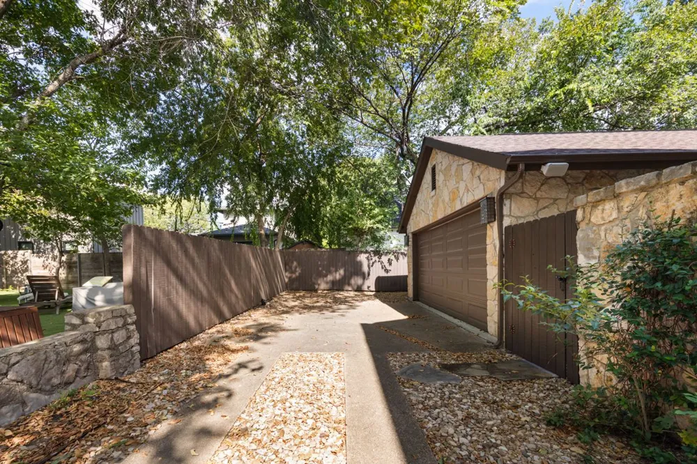 2002 Kinney Avenue #A Austin, TX 78704