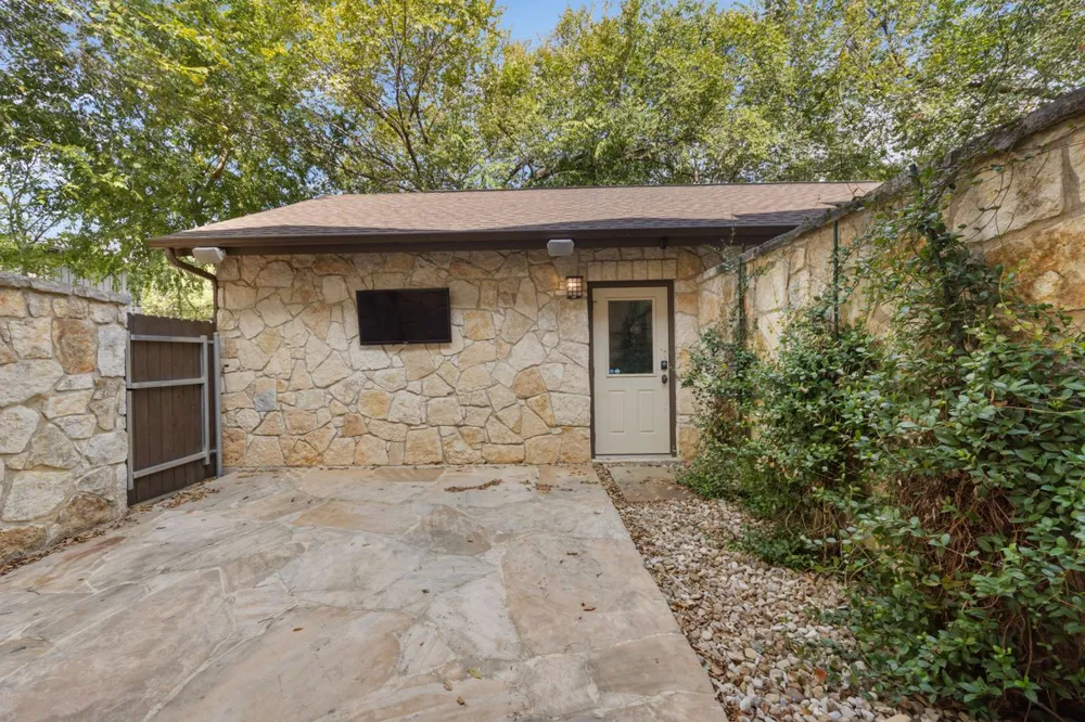 2002 Kinney Avenue #A Austin, TX 78704