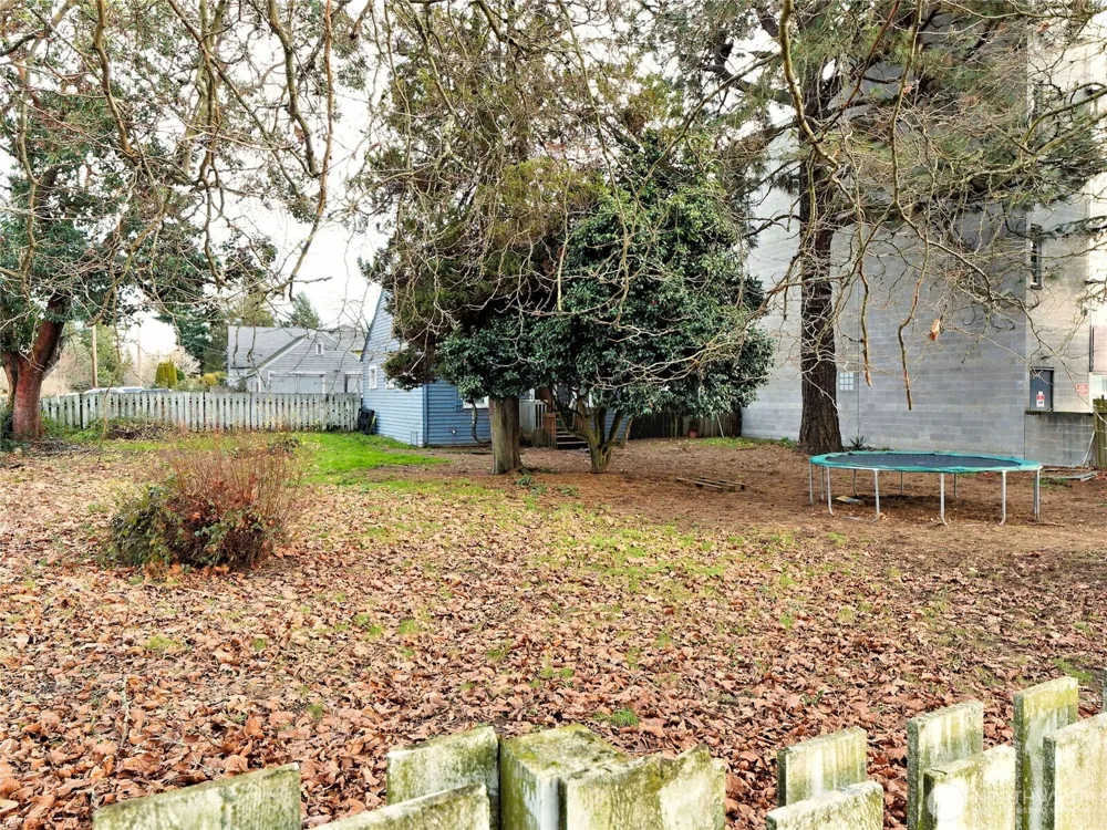 13502 Ambaum Boulevard SW Burien, WA 98146