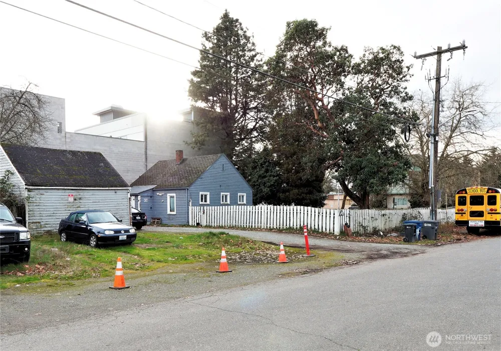 13502 Ambaum Boulevard SW Burien, WA 98146