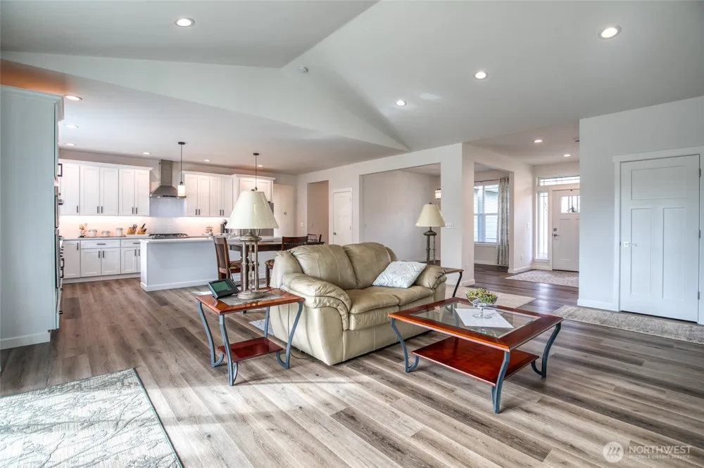 28 Roup Road Montesano, WA 98563